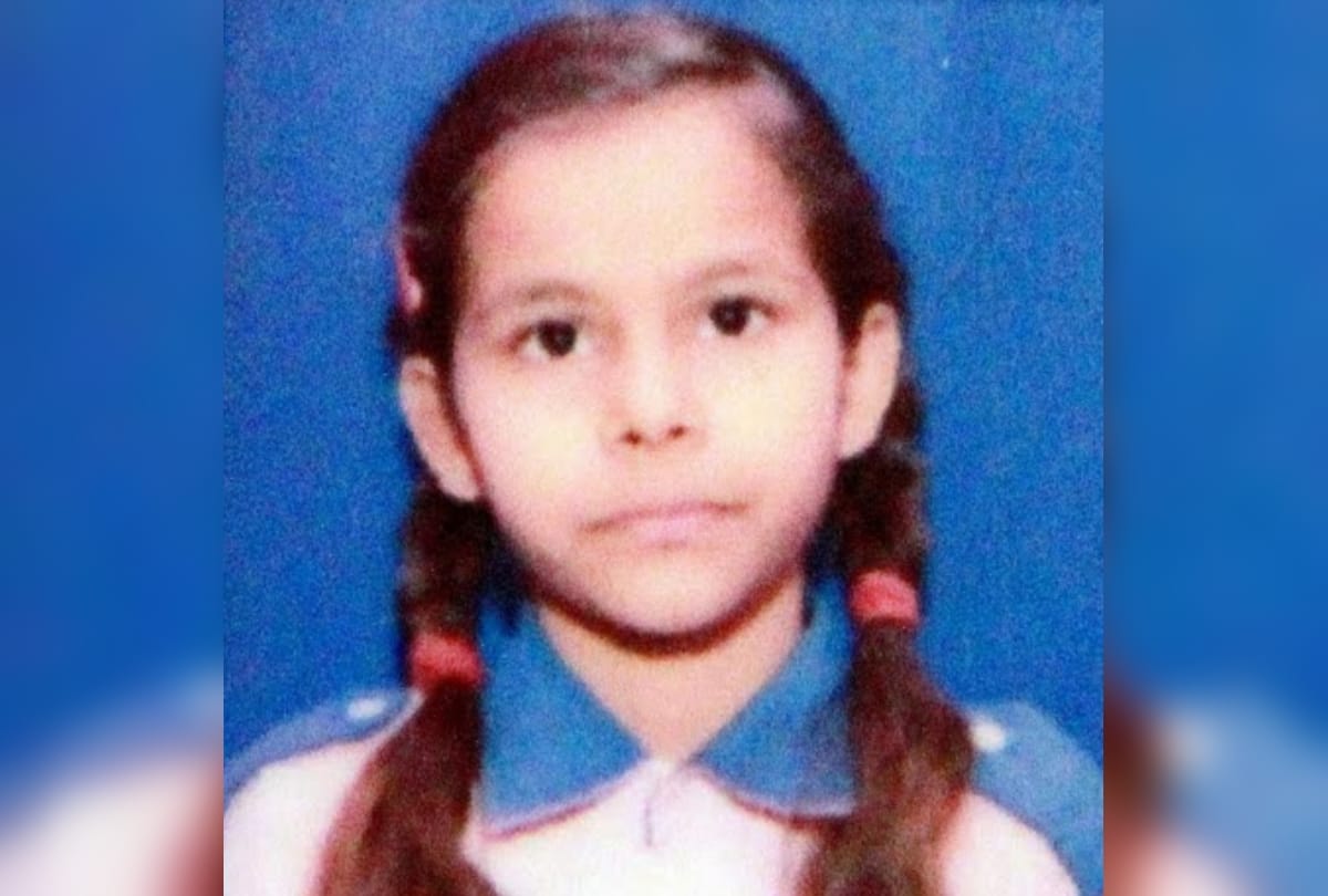 Man Hanging Himself With Two Children Poison Feeding In Ghaziabad side story