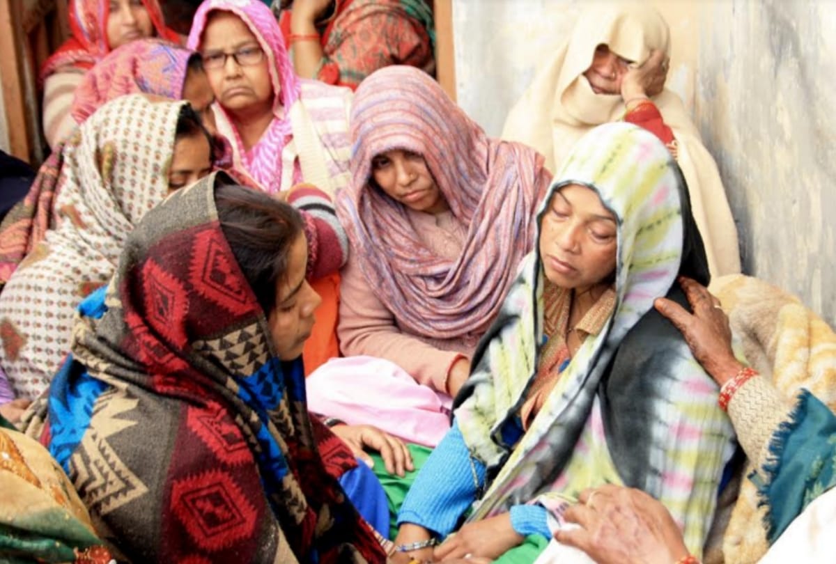 ghaziabad man kill son daughter by poisoning himself commits suicide writes reason in suicide note