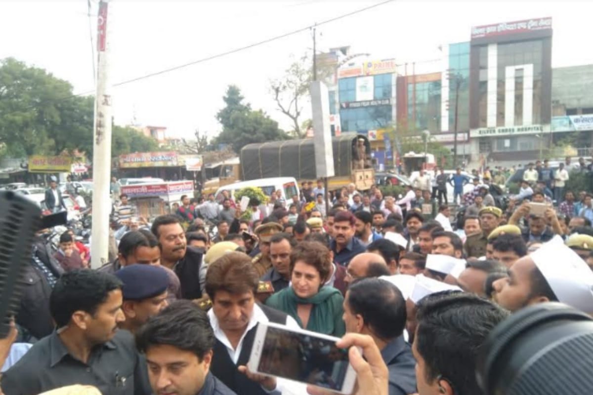 Priyanka gandhi Jyotiraditya Scindia reached Meerut to Meet bhim army chandrashekhar