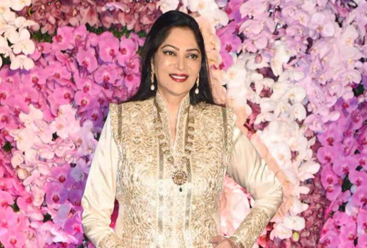 Simi Garewal birthday special bollywood debut at age 15
