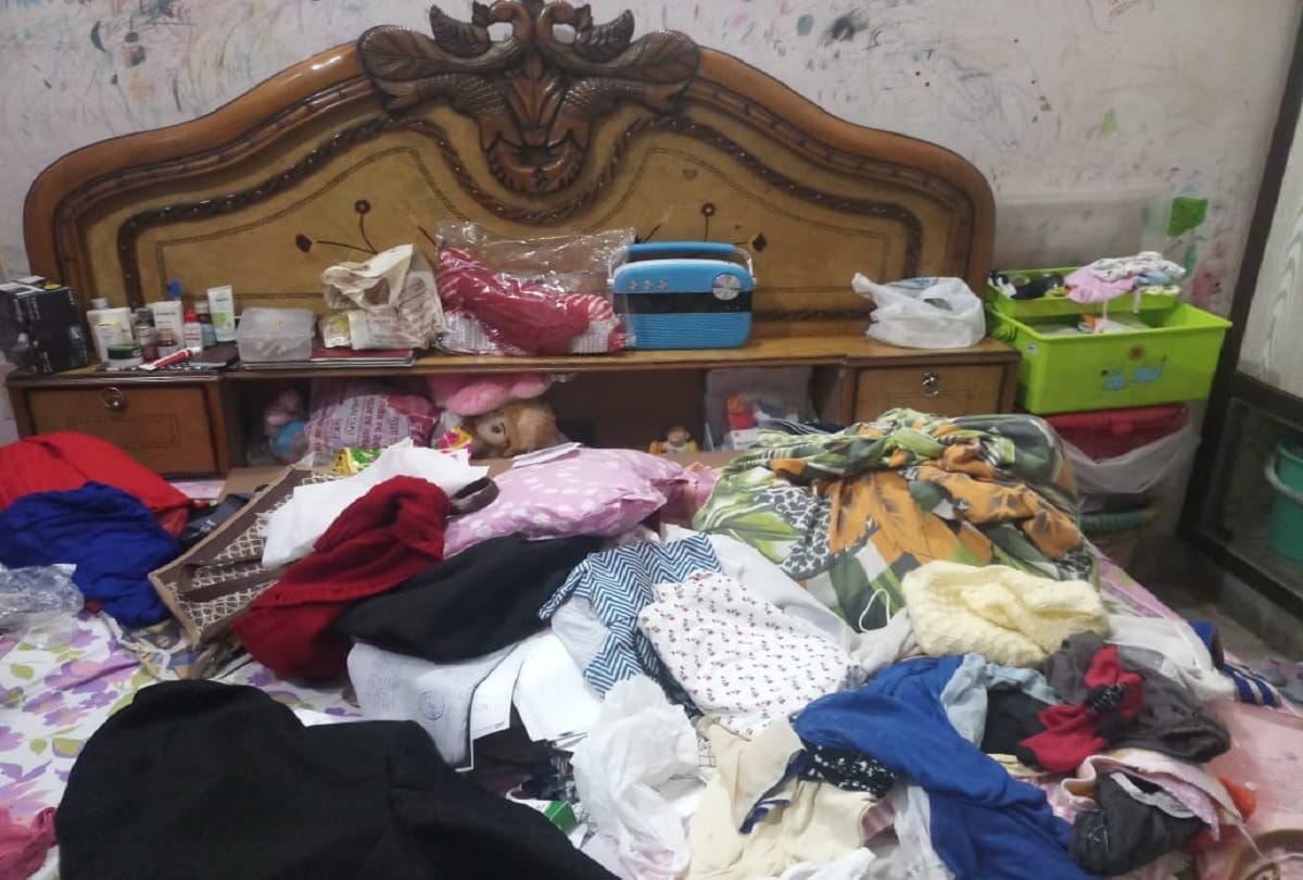 Theft of college operator house in Agra