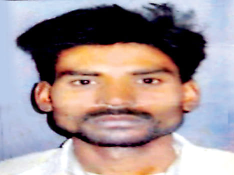 Youth's dead body found hanging from a tree in etawah