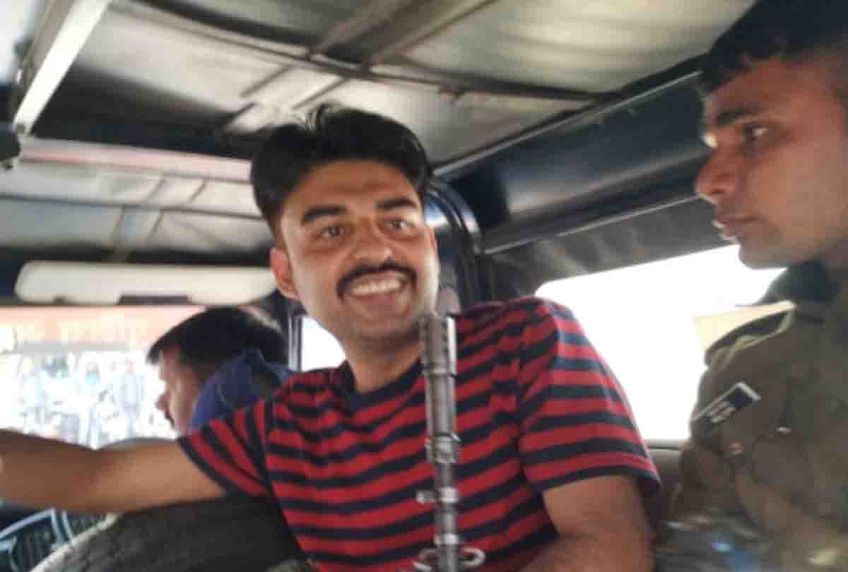 Pakistani citizen Waqas arrested with confidential documents return pakistan