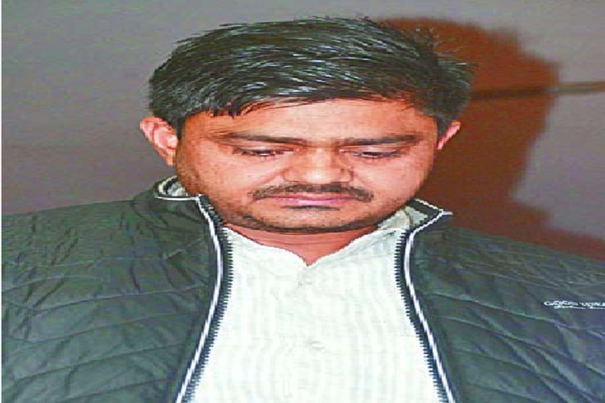 Baghpat: Meerut anti corruption team arrested junior babu while taking bribe