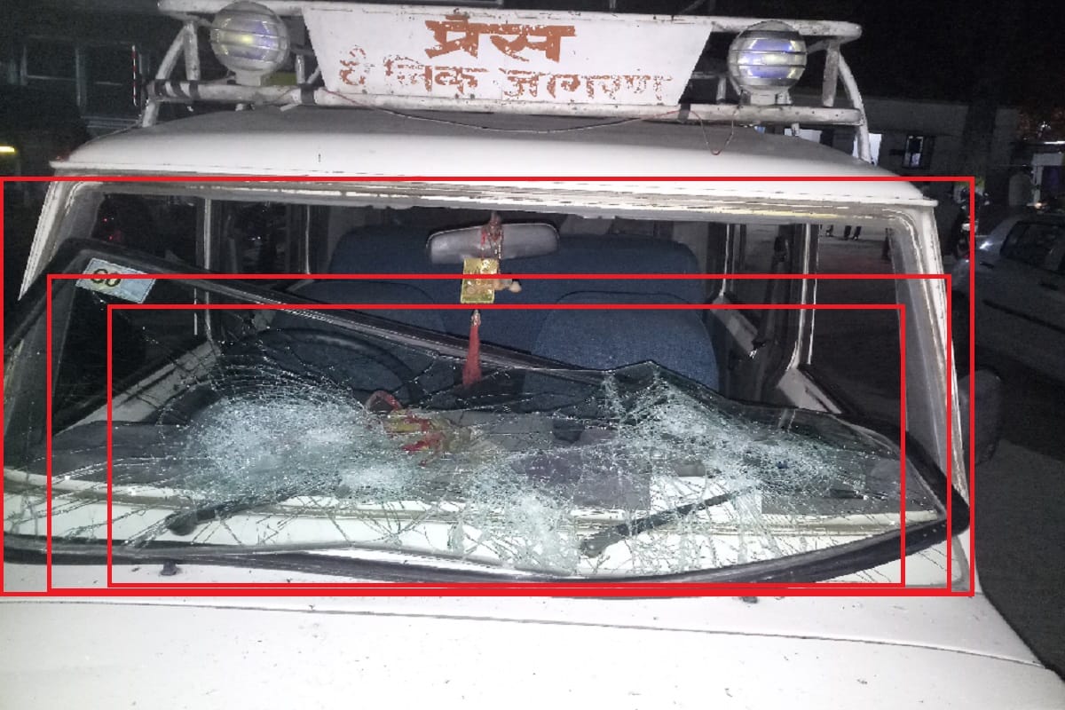 Bijnor, Ambedkar hostel students broke the press car