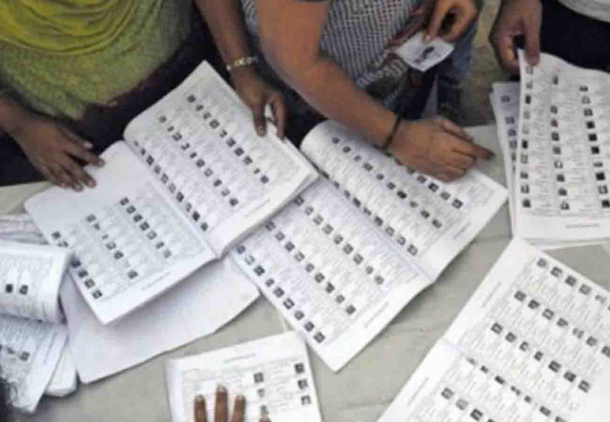 95 percent students of CSJM University are not in the Voter List,