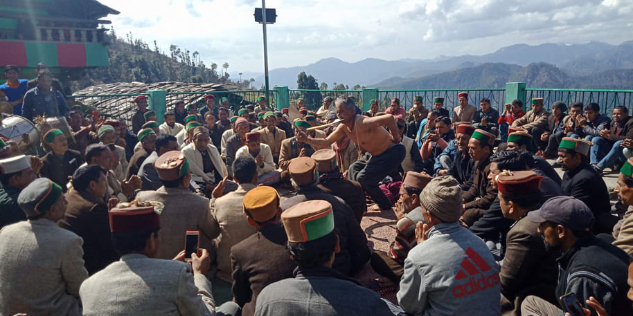 18 साल बाद खेड़मी गांव में पहुंचे कपिलमुनि महाराज