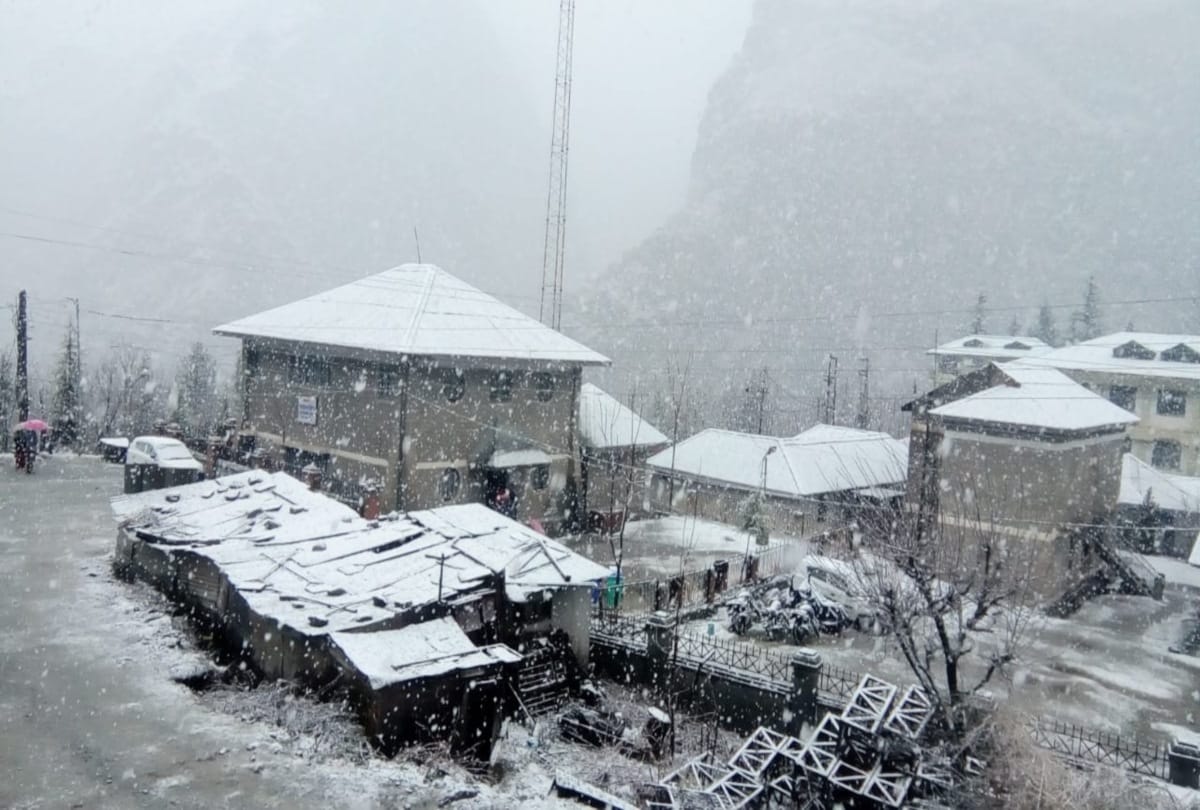 snowfall in holi himachal after 33 years in the month of March