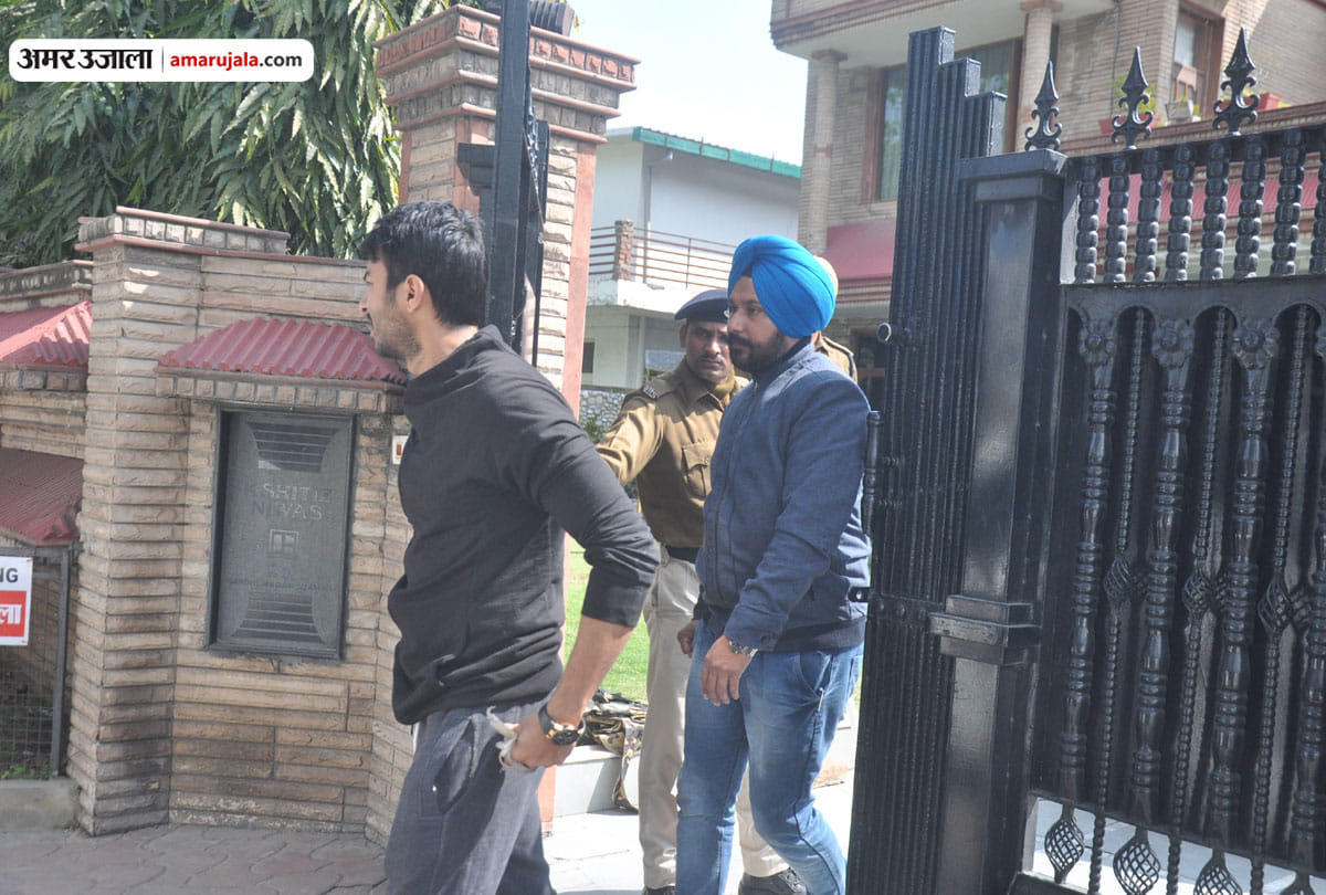 income tax raid on several traders and business houses in jammu and srinagar