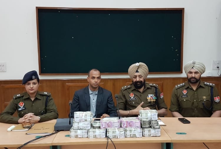9.50 lakh cash found from a car in Patiala between Code of Conduct
