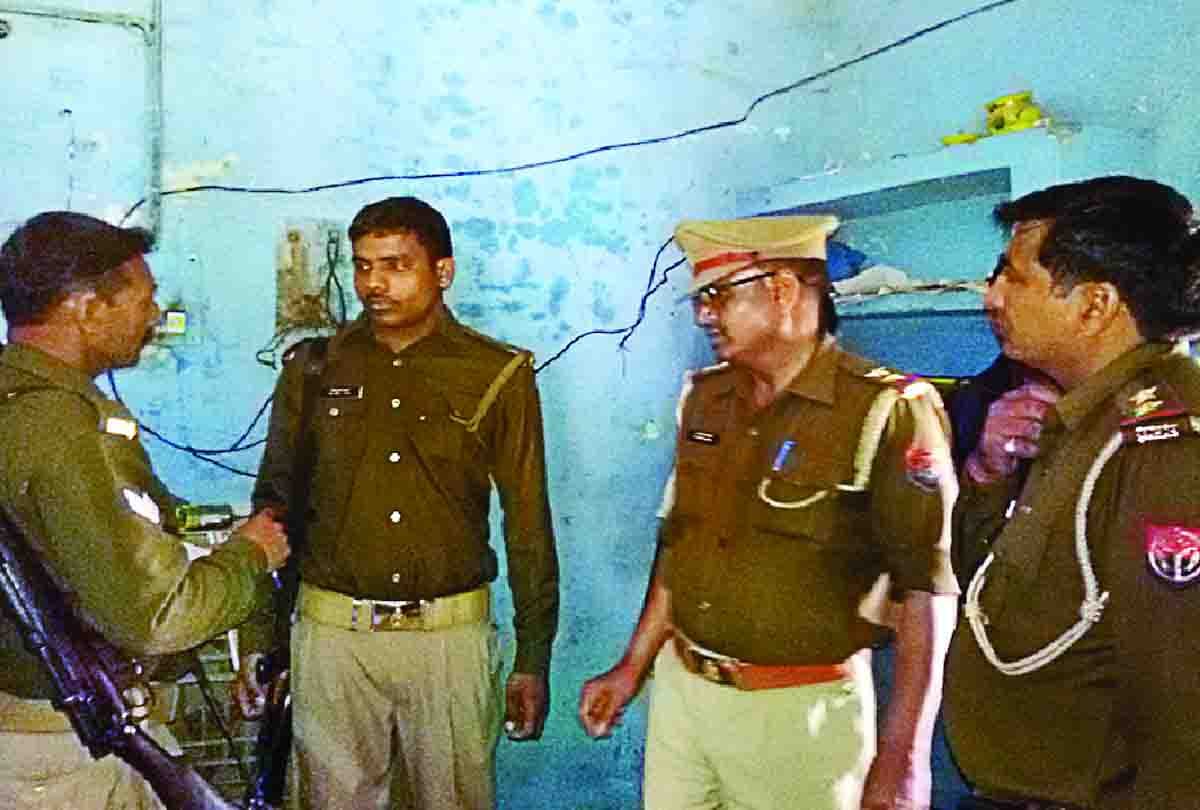 Captive guard suicide in farrukhabad