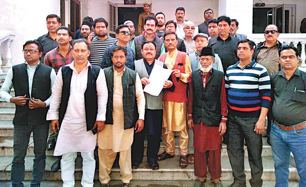 protest of fall of urdu gate
