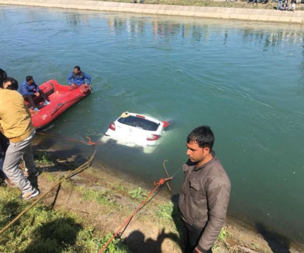 car accident in vikas nagar dehradun