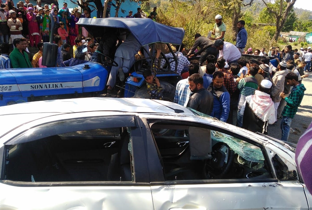 car accident in sirmour himachal pradesh 4 people missing
