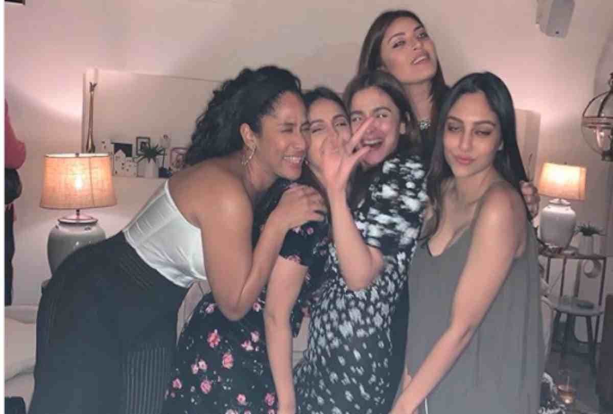 alia bhatt celebrates her birthday with ranbir kapoor look at the video