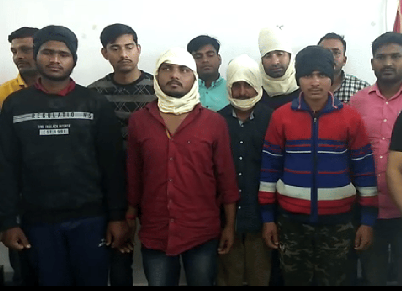 Five accused arrested in jaunpur loot case in azamgarh