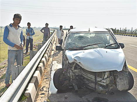 Four people killed in road accidents in etawah
