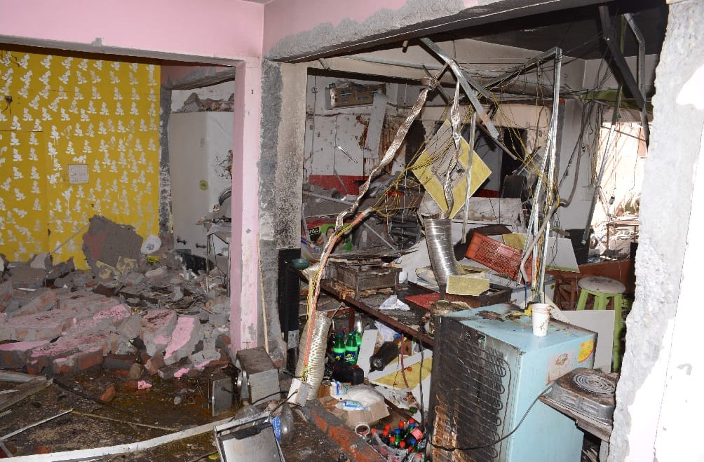 Blast in complex restaurant at dehradun photos