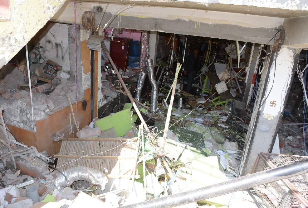 Blast in complex restaurant at dehradun photos