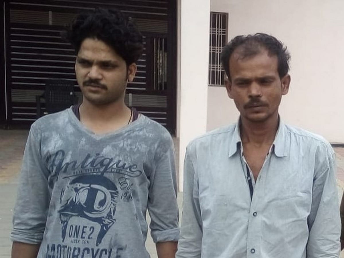 Heroin smuggler arrested with 30 lakh Heroin in chandauli