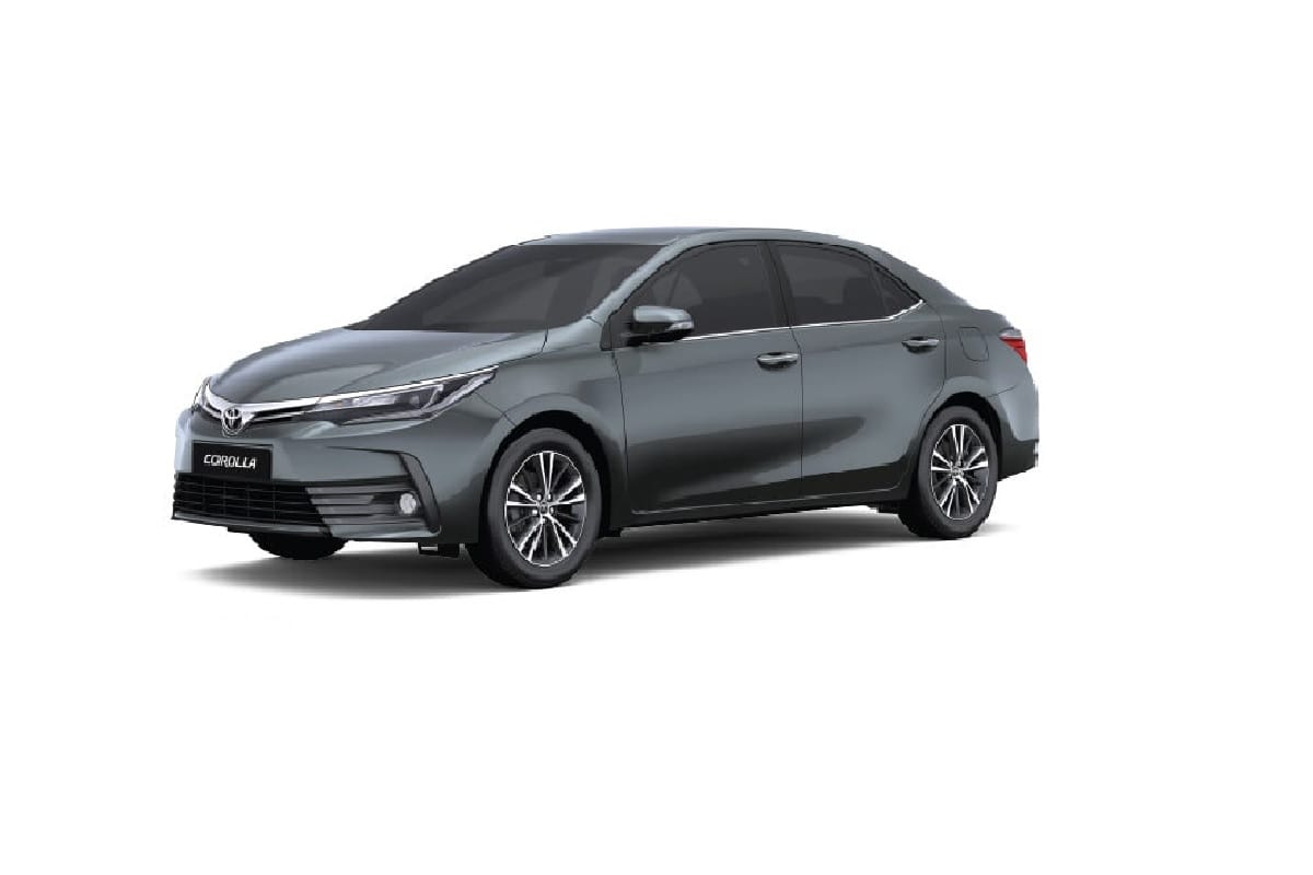 comparison between Honda Civic and Toyota Corolla Altis, which one has best mileage and low price