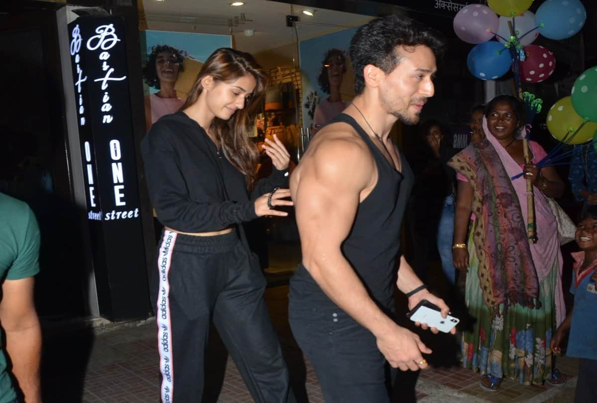 Disha Patani follows Tiger Shroff doing crazy dance on Hollywood singer Selena Gomez song
