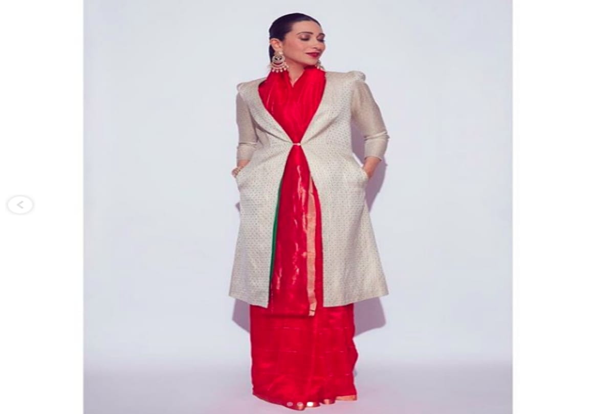 India fashion week karishma kapoor ramp walk in fashion designer Sanjukta Dutta collection