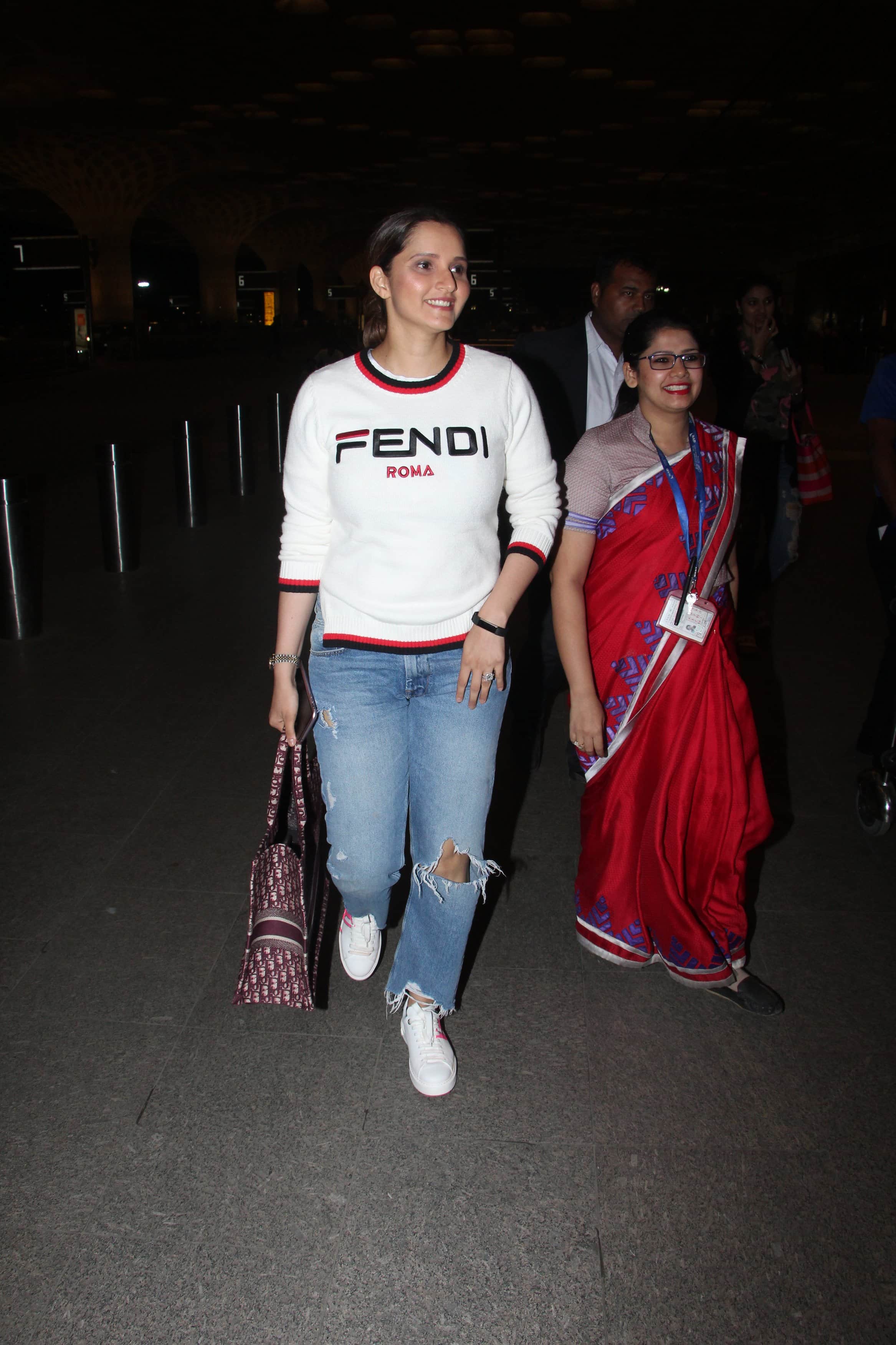 bollywood celebrities nailed airport look full of styles