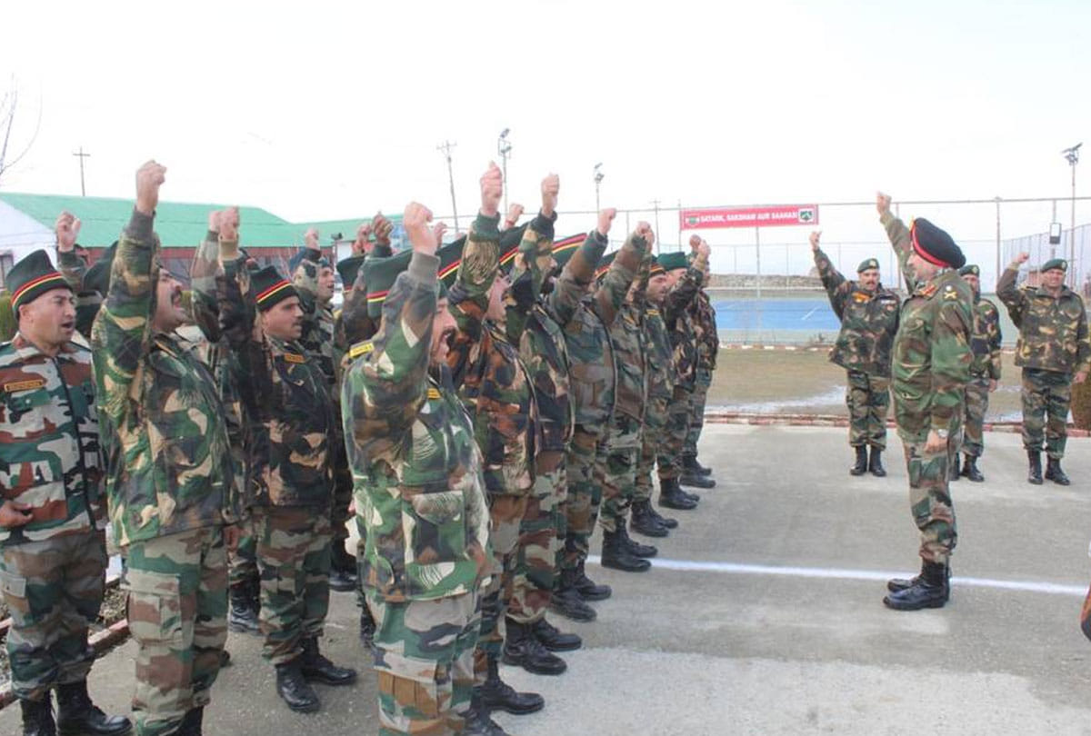 Lt Gen Ranbir Singh visited Srinagar to review the prevailing security situation