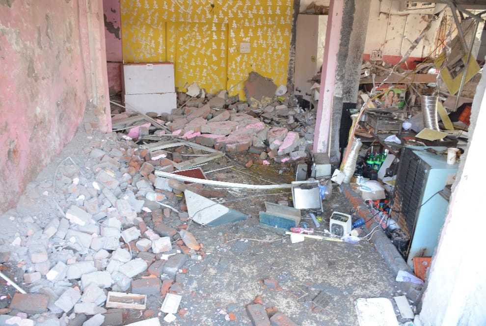 Blast in complex restaurant at dehradun photos