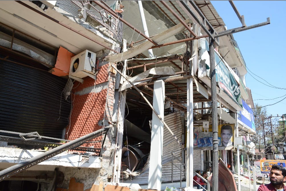 Blast in complex restaurant at dehradun photos