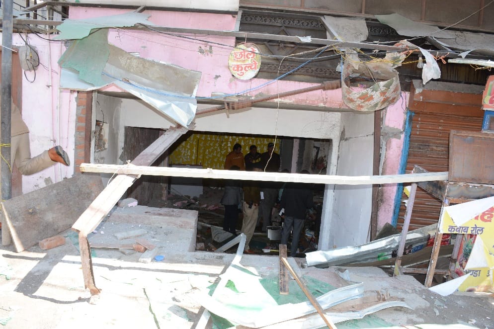 Blast in complex restaurant at dehradun photos