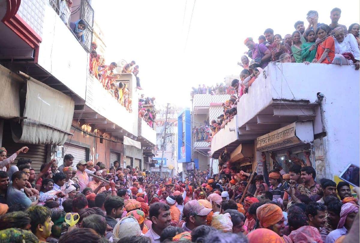 Barsana lathmar holi 2019 photos in mathura