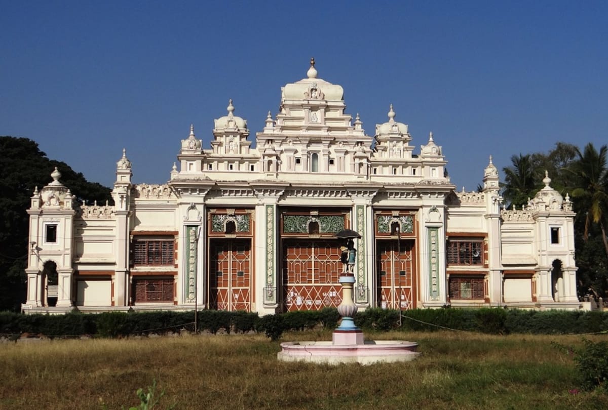 visit Mysore palace tourism rich history will make your vacation fantastic