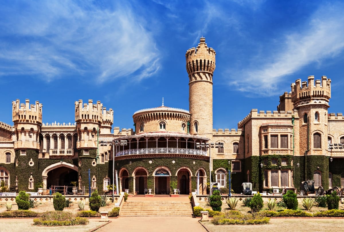 visit Mysore palace tourism rich history will make your vacation fantastic