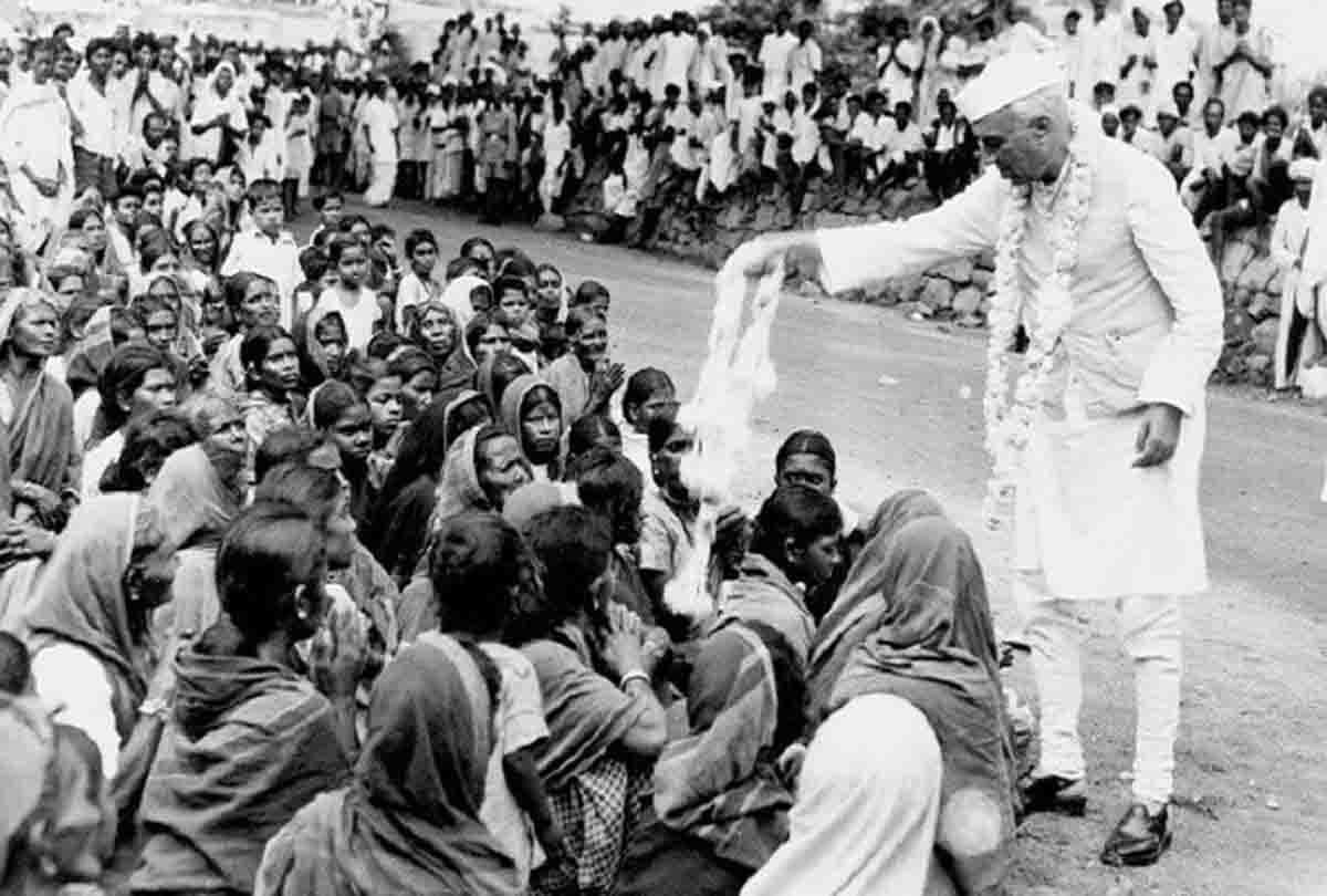 Pandit Nehru used to go out to campaign for an open train