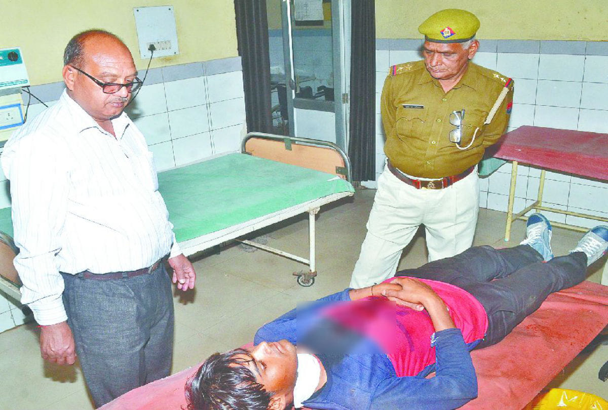 Rape accused his throat slit by blade in the court in etah