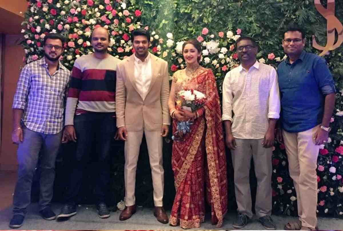 sayyeshaa saigal and arya wedding reception at chennai look at the photos