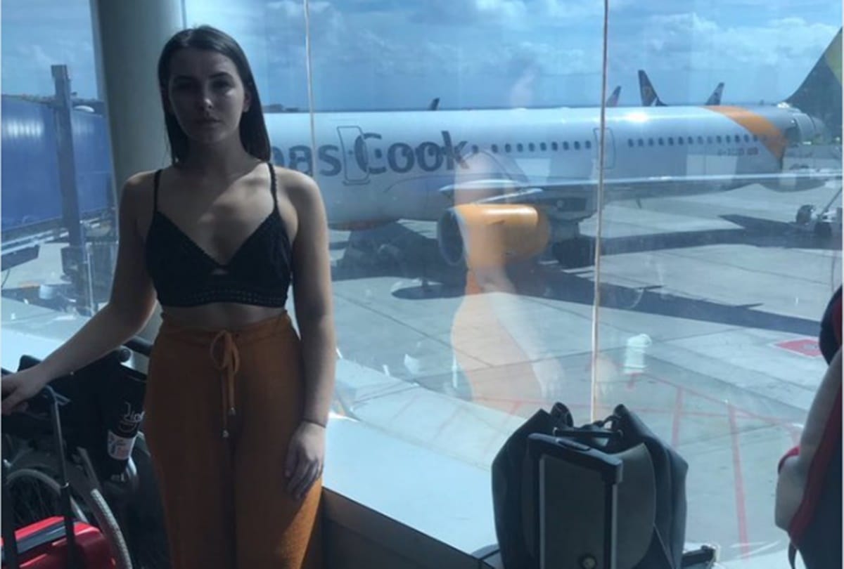 Thomas Cook Airlines says girl who wearing crop top to cover up or deboard from Flight