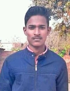 कपड़ा प्रेस करते समय करंट से छात्र की मौत