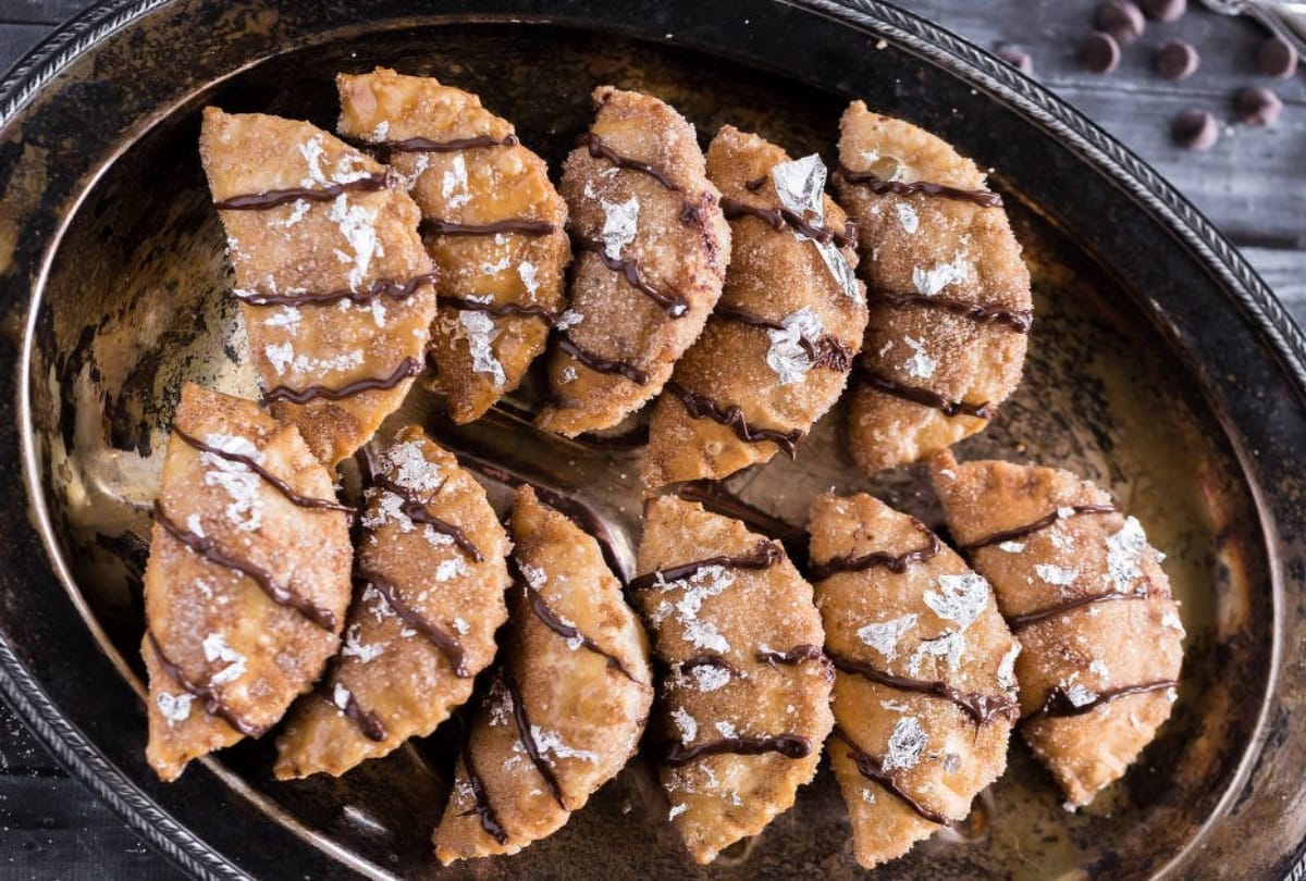 recipe of chocolate gujiya in hindi for Holi 2020
