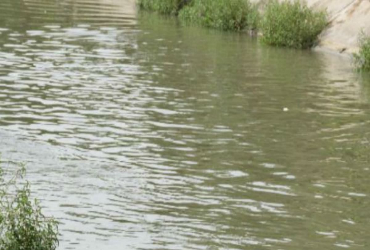 young man jumped into the canal in etah