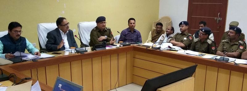 सौहार्द के साथ मनाएं त्योहार, शांति से कराएं चुनाव