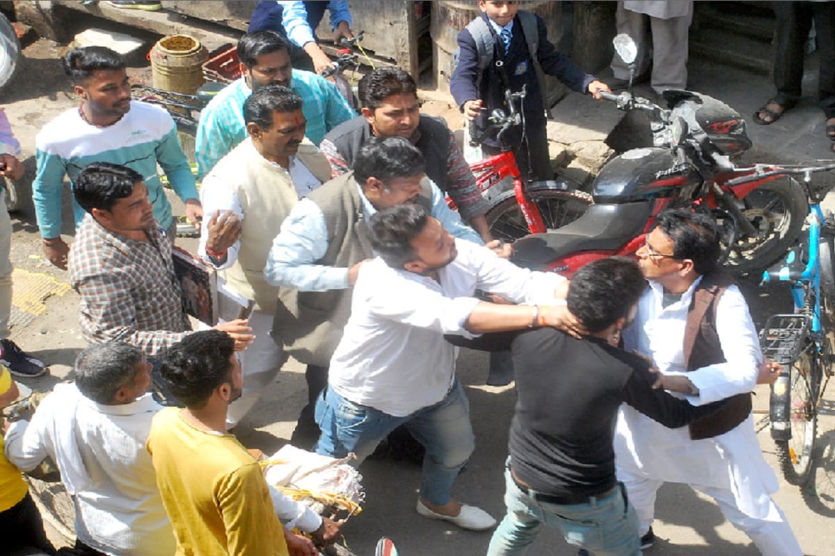 Saharanpur, Fight on two sides due to jam in deoband