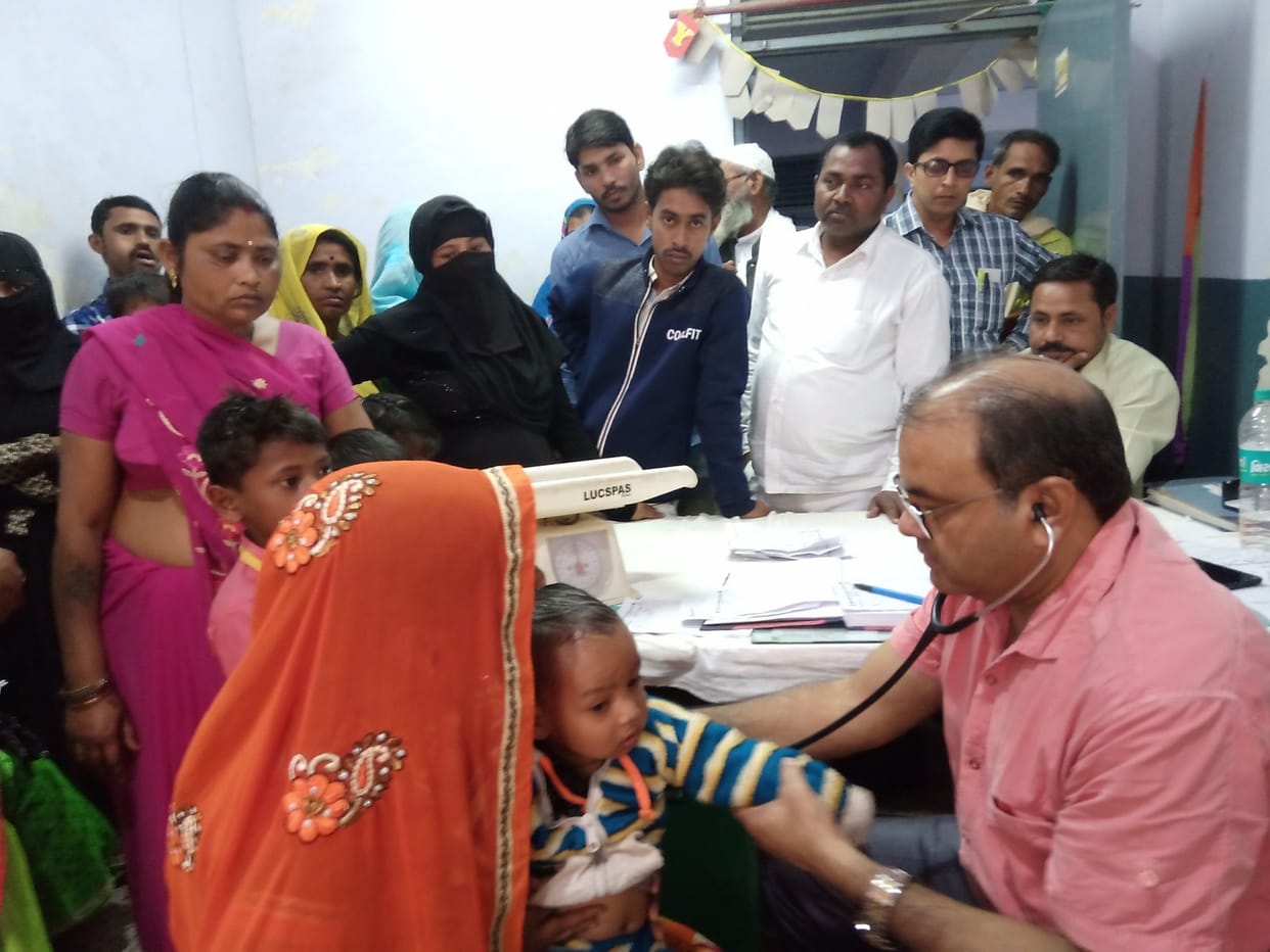 बदलते मौसम में बीमार हो रहे नौनिहाल