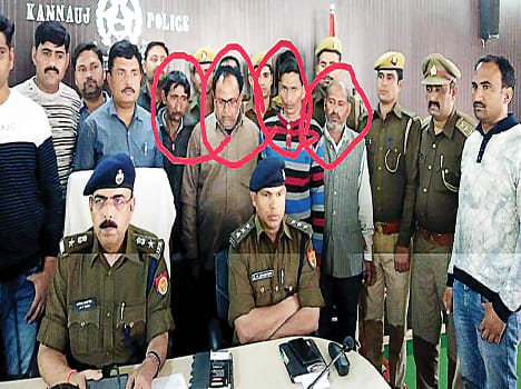 Police interrogate inter-state tractor gang, Four arrested