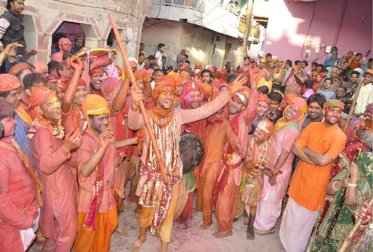lathmar holi celebrations in nandgaon after barsana