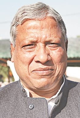 The BJP, surrounded by MP Rajendra Aggarwal, for the sake of ticket