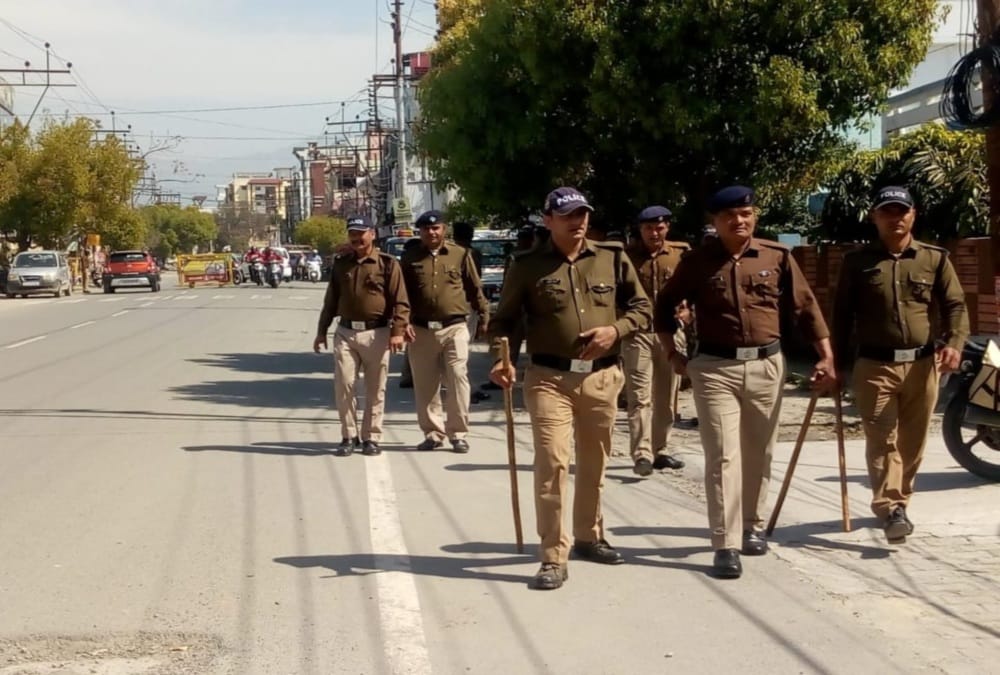 Rahul gandhi rally in dehradun police stop bjym to go in program