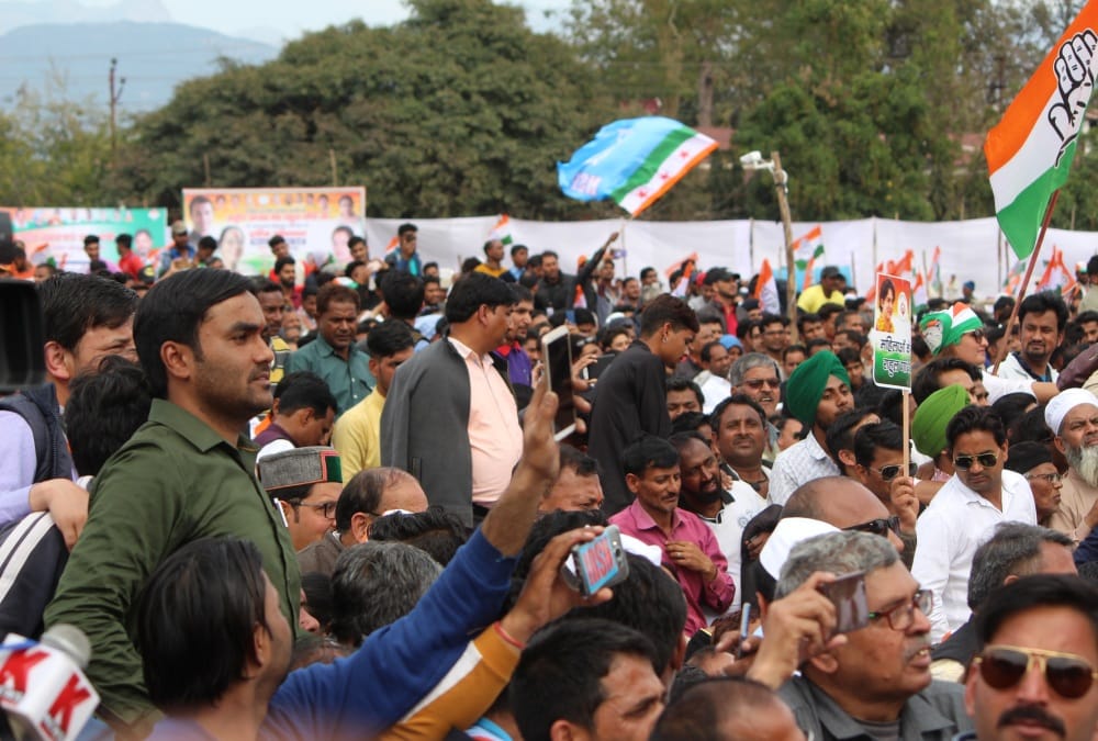 Lok sabha Elections 2019 rahul gandhi ask question to youth in Rally at dehradun